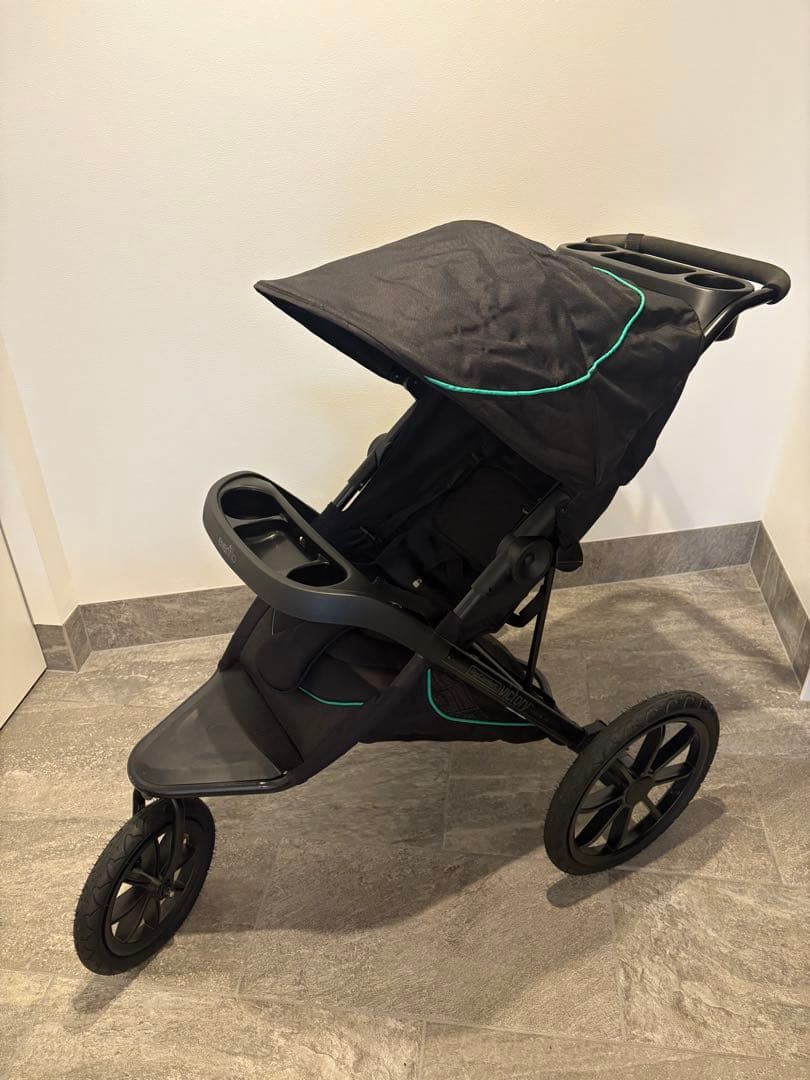 ジョギング用ストローラー　ベビーカー　Evenflo Evenflo Victory Plus Jogger Stroller with LiteMax Infant Car Seat