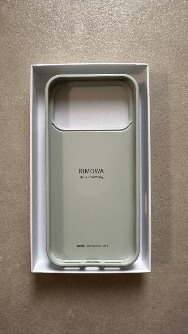RIMOWA iPhone 17pro max ケース シルバー - メルカリ