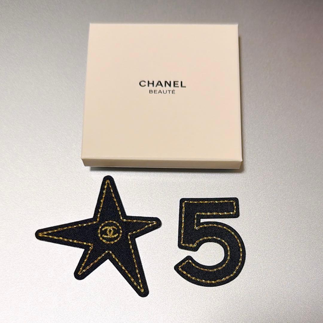 CHANELホリデーワッペンノベルティ 2025年 最新 イベント限定 - メルカリ