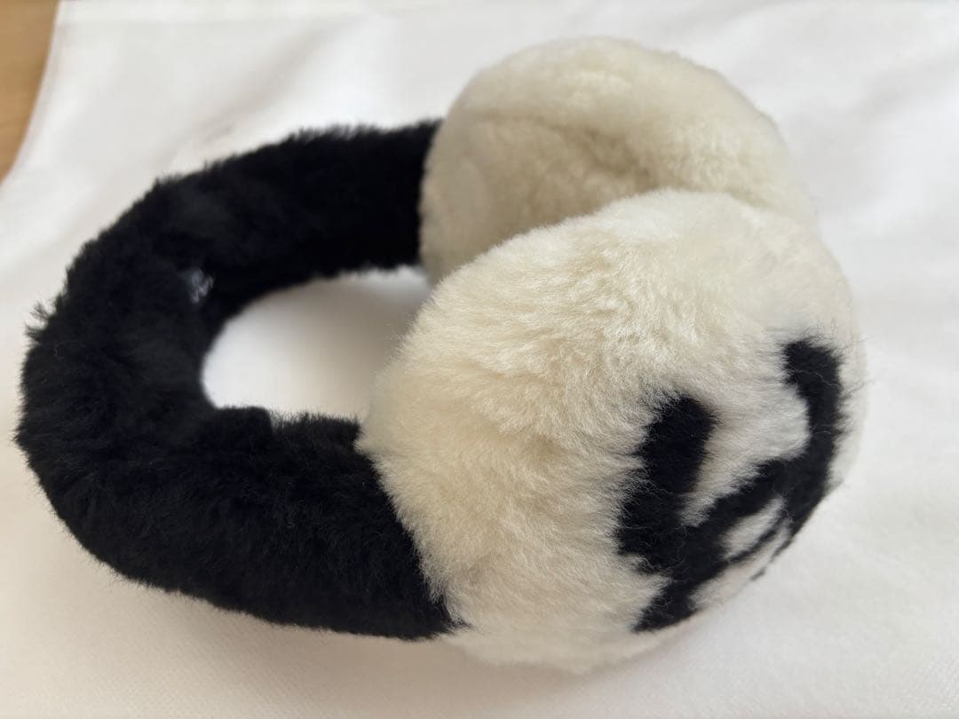 CHANELファーイヤーマフ Chanel ファー イヤーマフ グレー系 - メルカリ