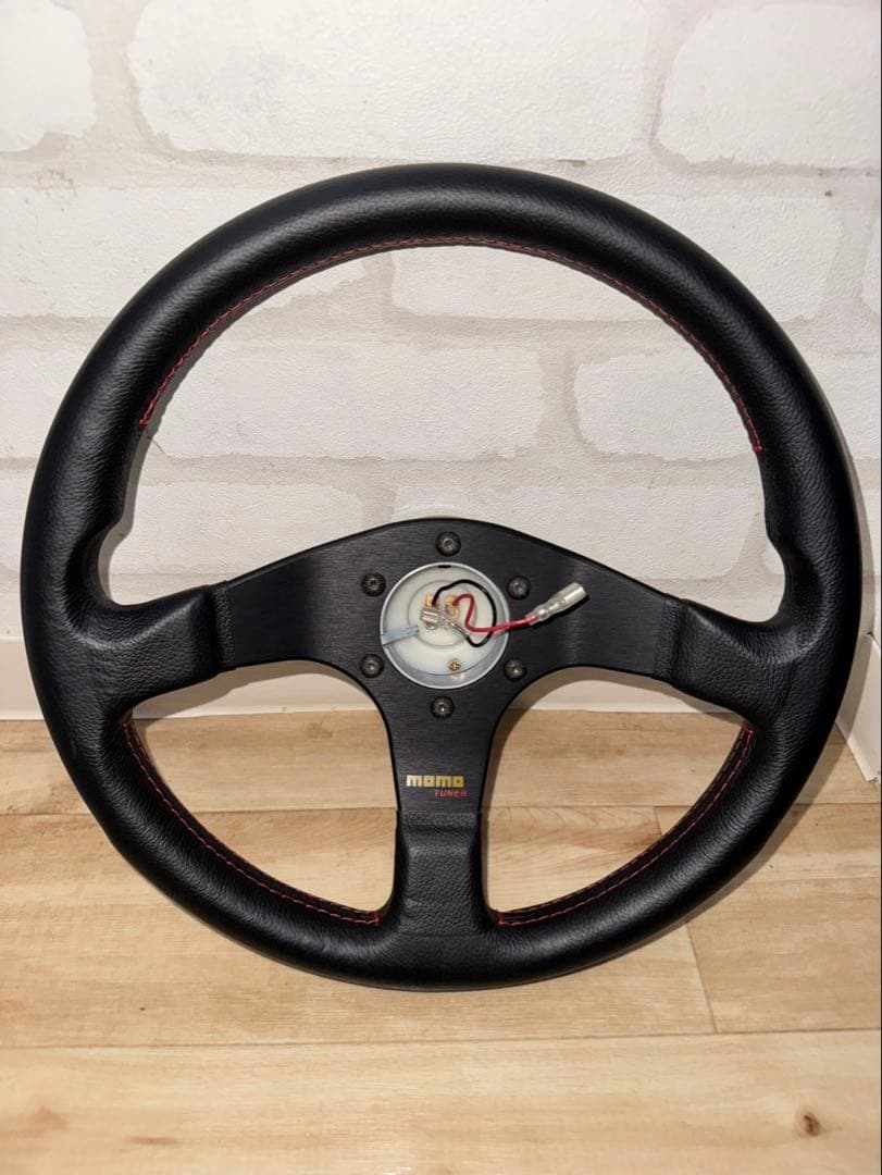 momo TUNER レッドステッチ(ラフィックス2 ステアリング側のみ付属) MOMO ステアリング DRIFTING（ドリフティング） ブラックレザー/レッド