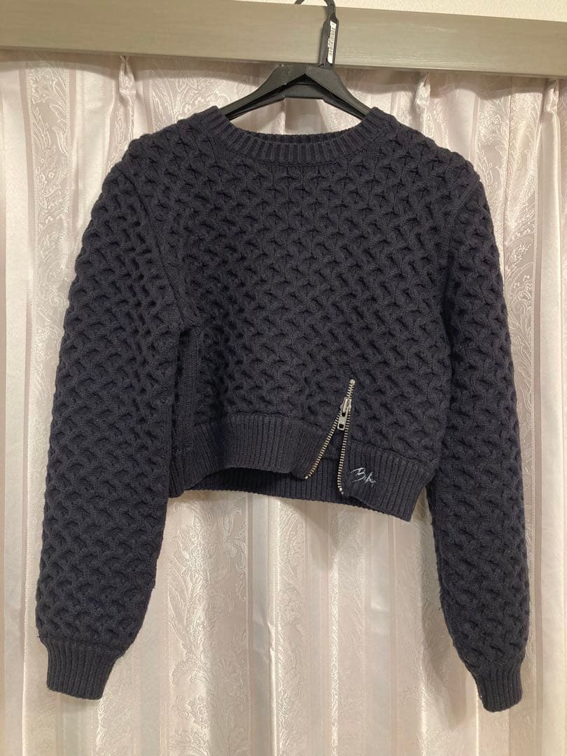 1/31まで出品【正規品】Bibiy ネイビー クロップドニットセーター