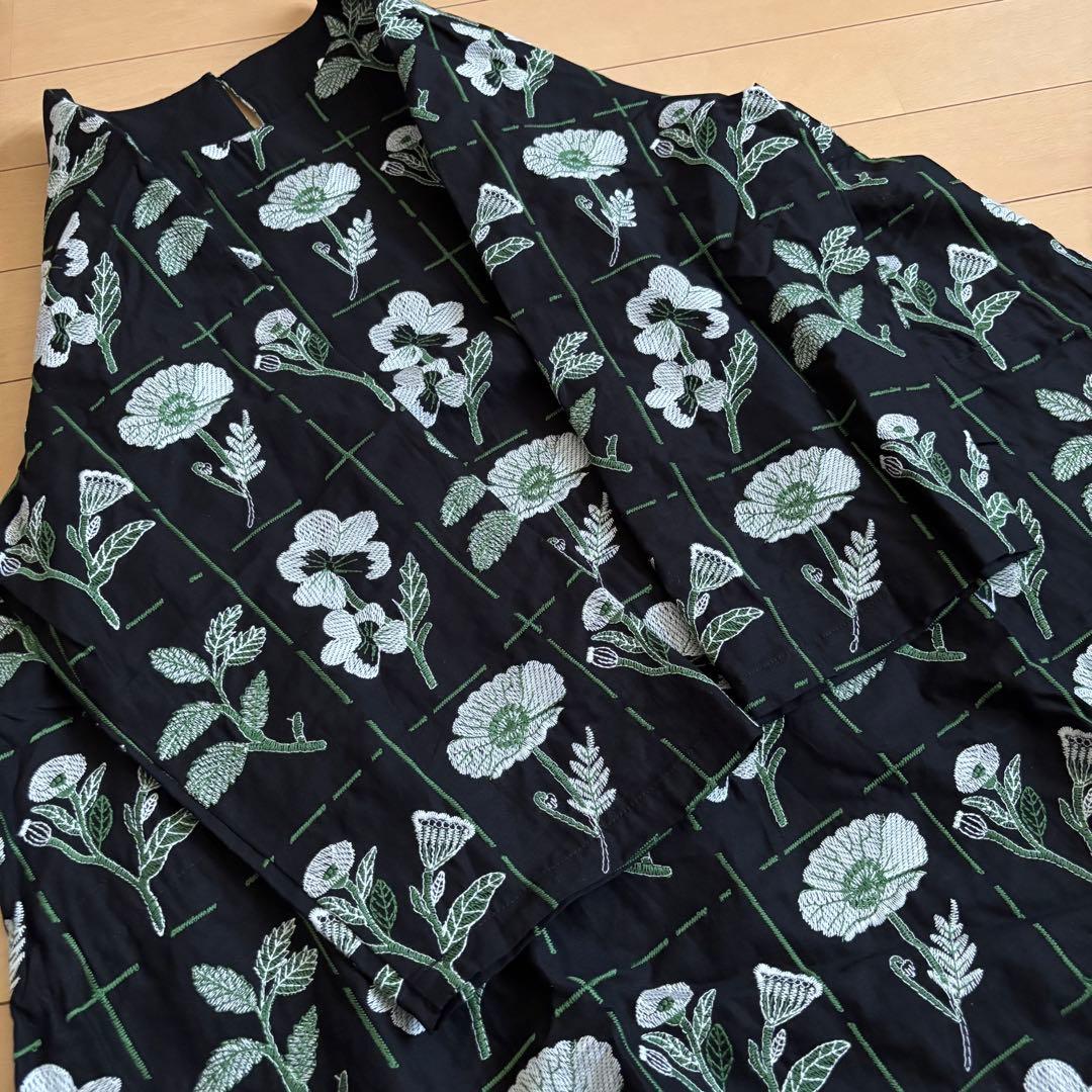 タグ付き】 bulle de savon 花切手の刺しゅう フレアーワンピース