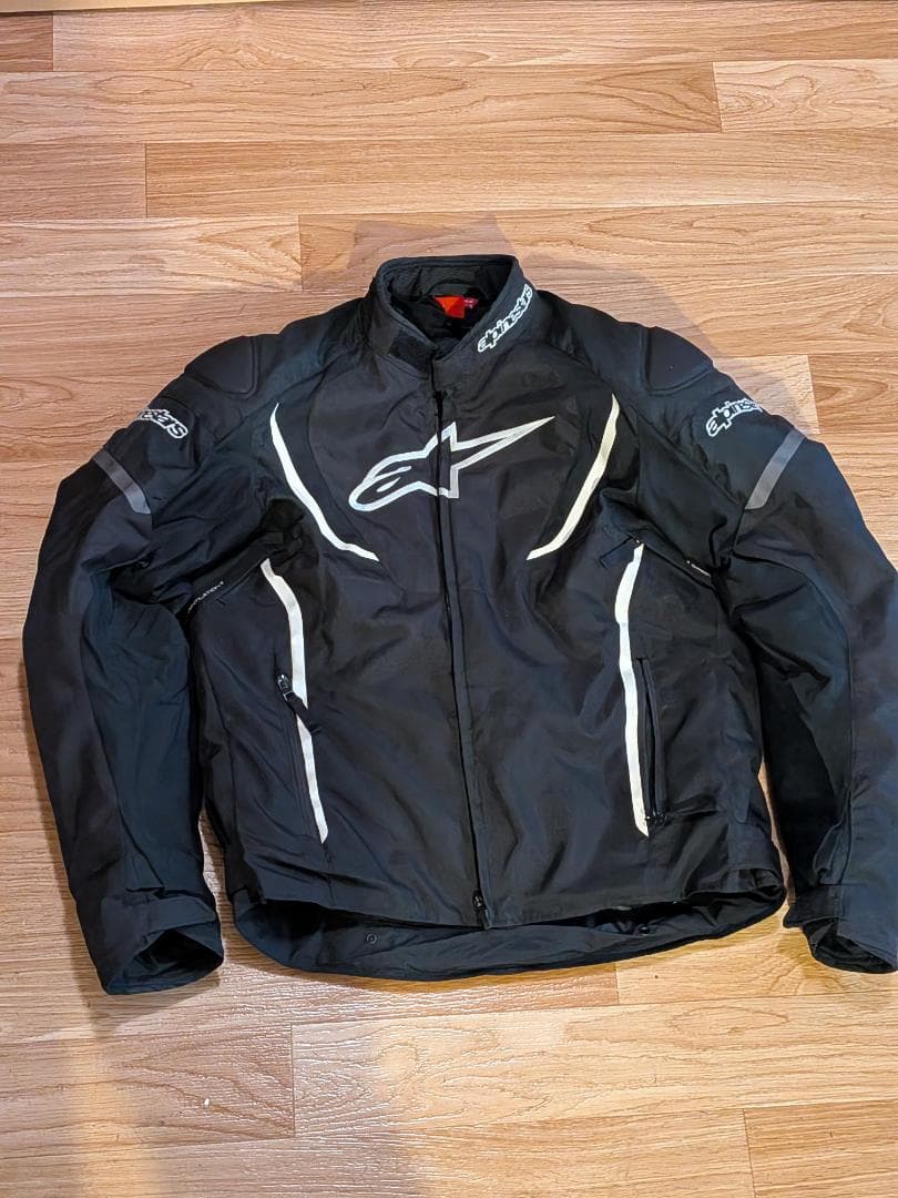alpinestars バイクジャケット 黒 T-JAWS V3 防水 ベーシックなデザインで着やすい！ アルパインスターズから防水仕様の3