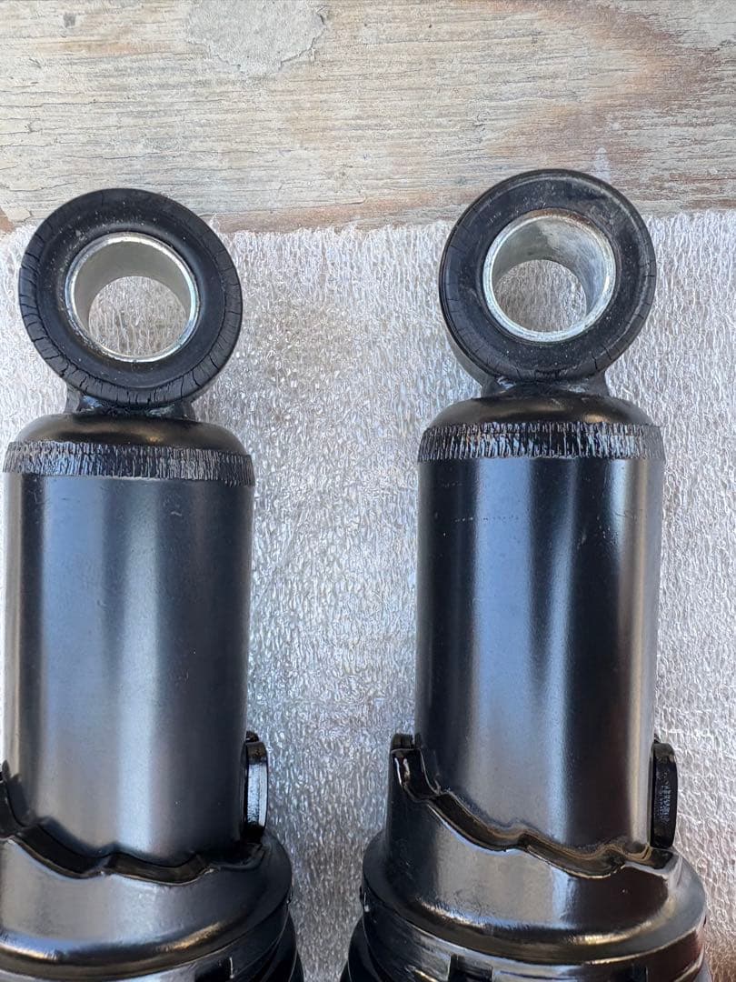 Shum様専用 送料込み❗️スポーツスター用 10.5インチ サスペンション