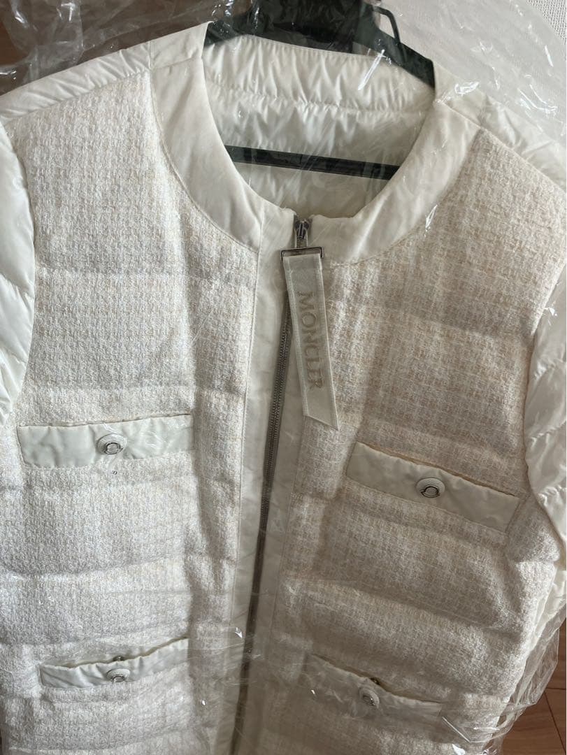 いちご様専用ページ モンクレール22SS⭐︎ツイードダウン - メルカリ