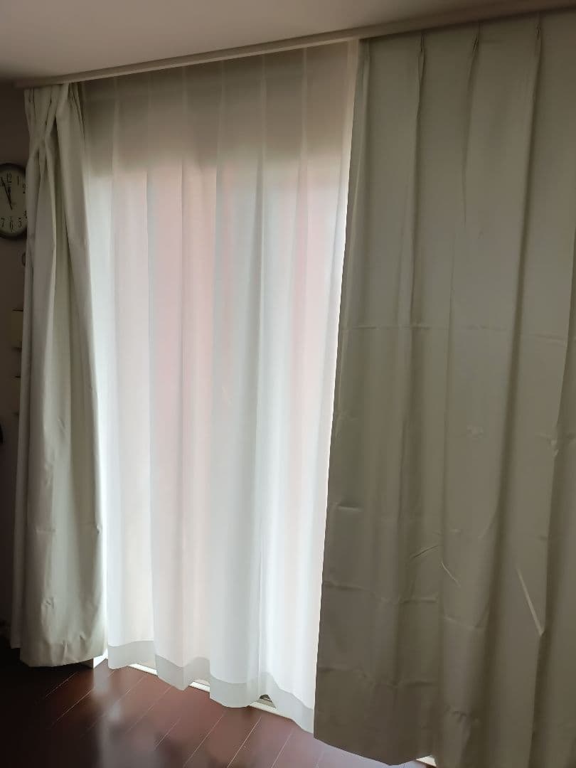 3セット　値下げ　カーテン1か月使用 （ドレープは完全遮光、レースは防炎） ニトリ（NITORI） 遮光3級・防炎カーテン&遮熱・遮像レースカーテン 4
