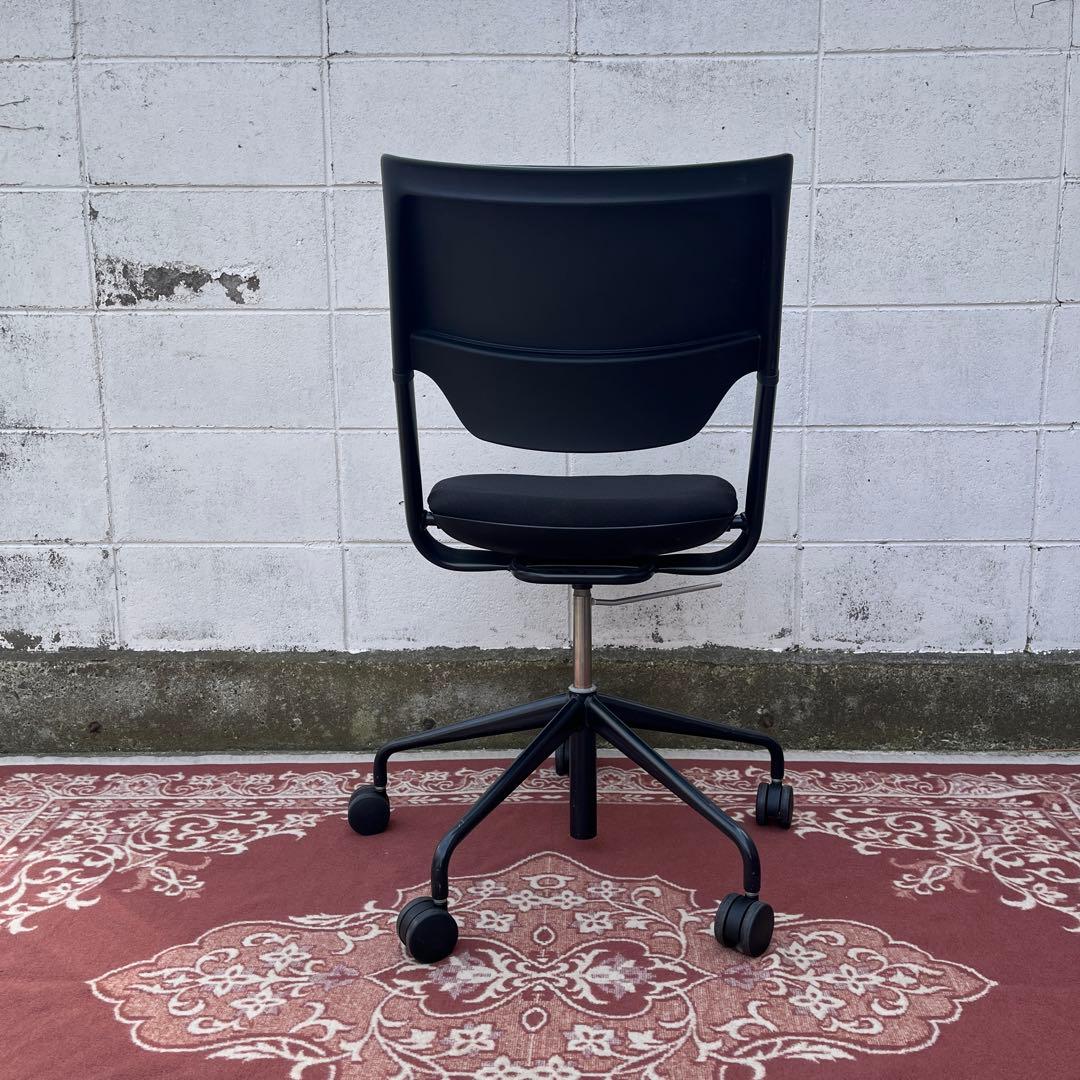 ITOKI イトーキ◾️ガス圧昇降式 デスクチェア 黒ブラック キャスター付き