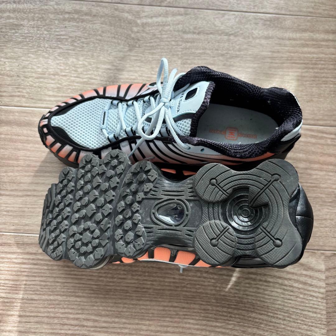 Nike Shox ホワイト/オレンジ/ブラック - メルカリ