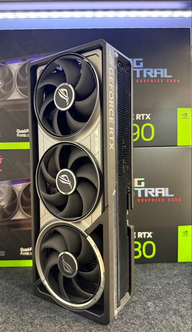 グラフィックボード・グラボ・ビデオカード ROG Astral GeForce RTX 5080 OC Edition ROG Astral GeForce RTX™ 5080 16GB GDDR7 | ROG Latinoamérica