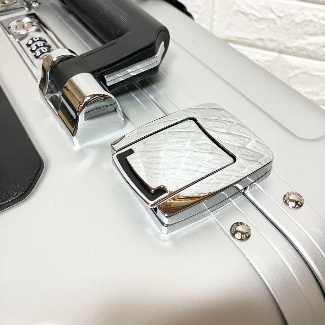 廃盤品】美品！ビジネスマンに！ゼロハリバートン アルミ製 キャリー