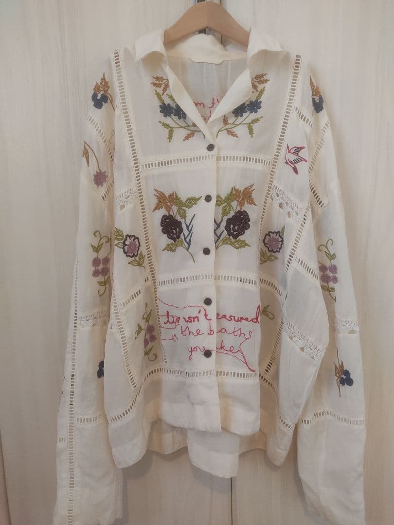 刺繍入りホワイト長袖シャツ グラデーション刺繍長袖シャツ｜MEN｜251HAT30-080G｜AZUL BY MOUSSY