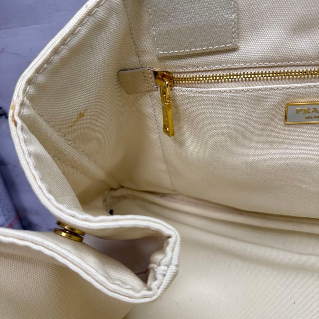 美品)大人気、プラダ、カナパ、人気サイズ、L、人気色、ベージュ、3角