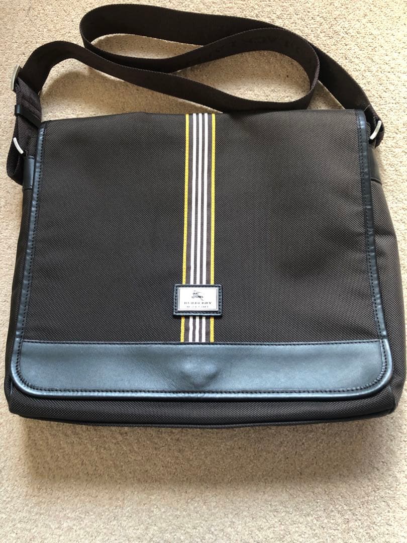 バーバリーブラックレーベル メッセンジャーバッグ ブラウン 斜め掛け BURBERRY BLACK LABEL（バーバリーブラックレーベル） 新品同様 クロス