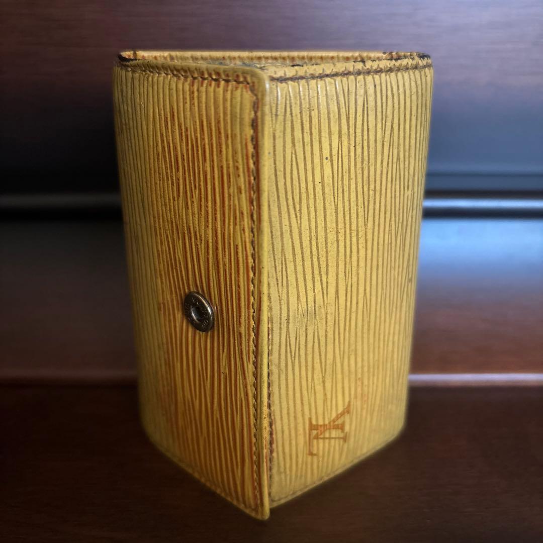 Louis Vuitton エピ タッシリイエロー ミュルティクレ6 キーケース