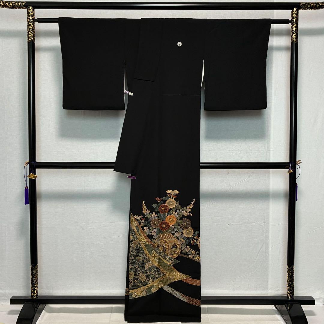 D95 黒留袖 総刺繍 汕頭・蘇州・相良刺繍 やまと誂製 正絹 着物 袷 極