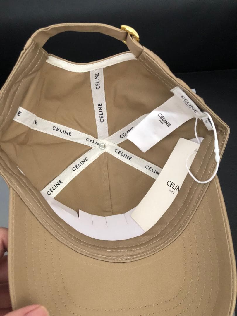 CELINEベージュ ロゴ刺繍 キャップ - メルカリ