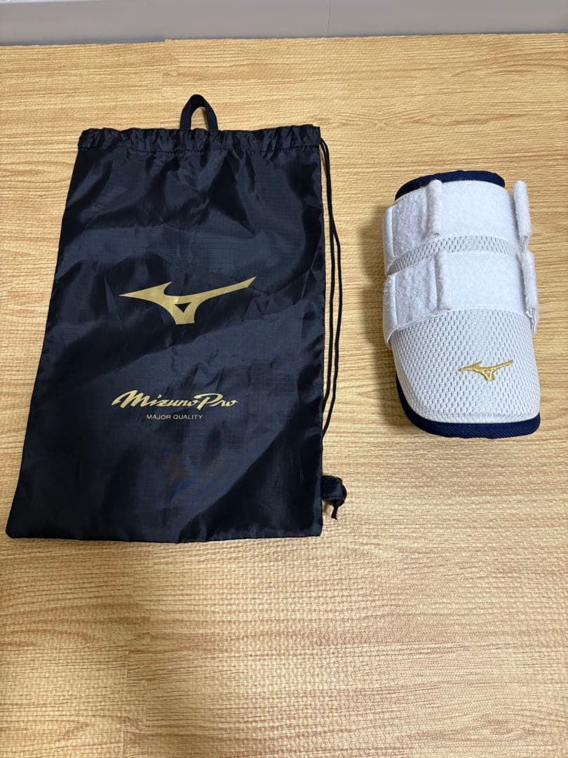 値下不可ミズノプロ限定エルボーガード村上宗隆モデル　ホワイト×ネイビー MIZUNO（ミズノ） 硬式用 ミズノプロ CRAFTED EDTION 2023 WORLD