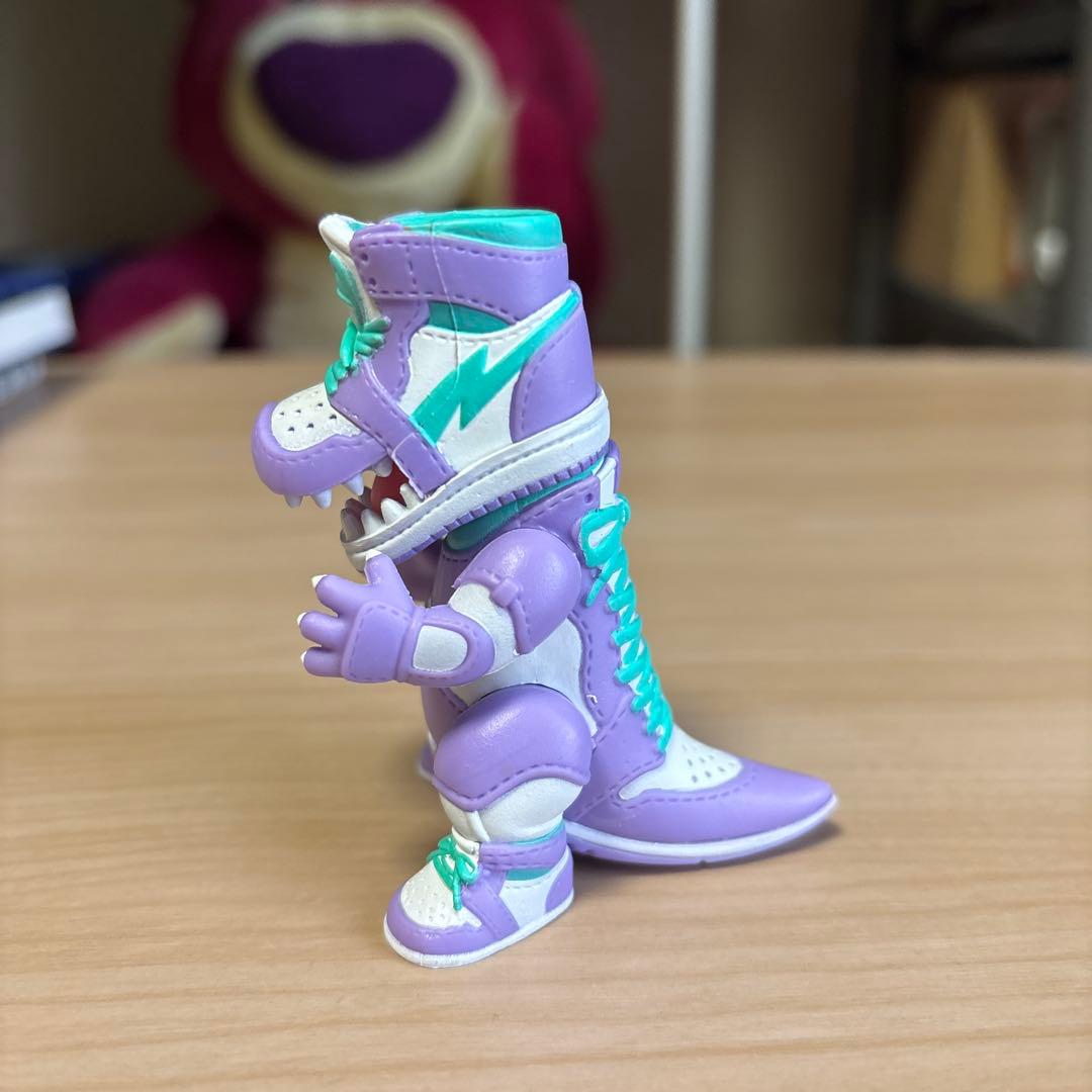 TOKYOGUNS】怪獣 スニーカーヘッド シカゴ インディーズソフビ 岩瀬匠