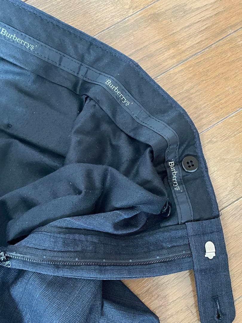 《週末セール》バーバリー スーツ ネイビー ストライプ 入学式 入社式 卒業式