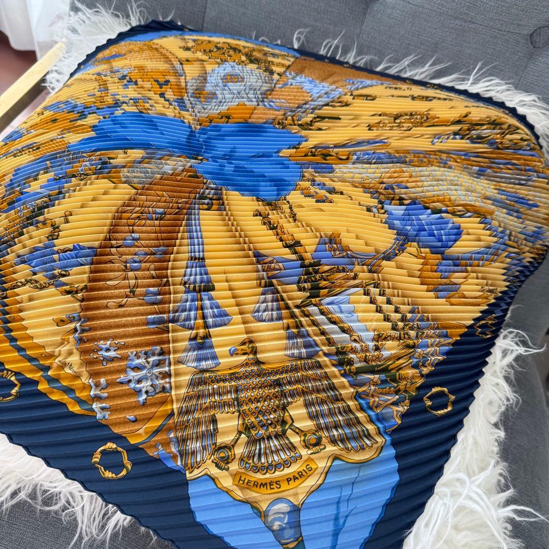 未使用】エルメス カレ90 プリーツ スカーフ 箱付き ネイビー HERMES