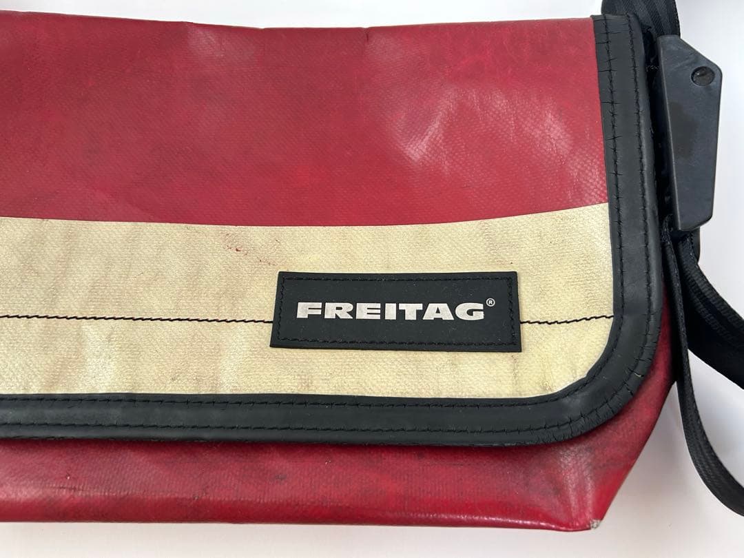 FREITAG メッセンジャーバッグ レッド - メルカリ