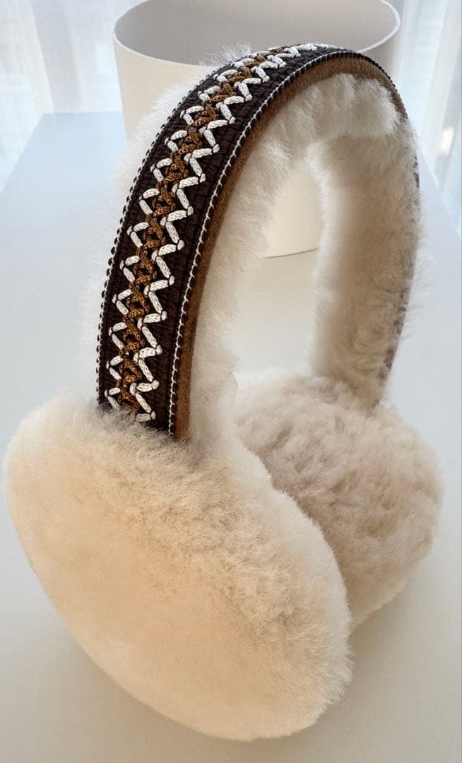 UGG イヤーマフ／イヤマフ／フィンランド旅行用に購入・ほぼ未使用 UGG Australia（アグオーストラリア） UGG イヤーマフ アグ 耳あて