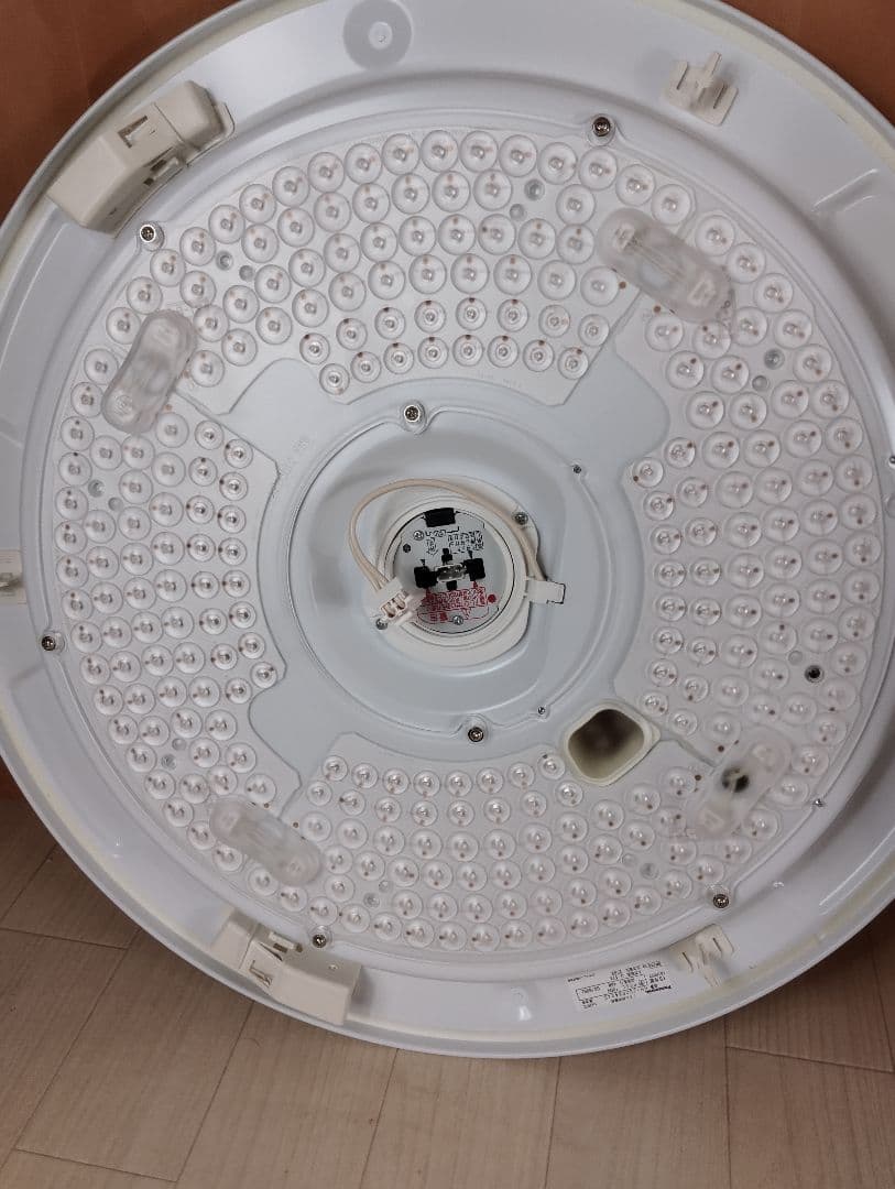 ①Panasonic LEDシーリングライトHH-JCC0842A - メルカリ