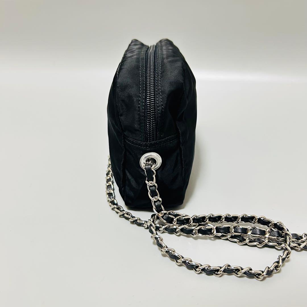 PRADA プラダ チェーン ショルダーバッグ カメラバッグ 三角プレート