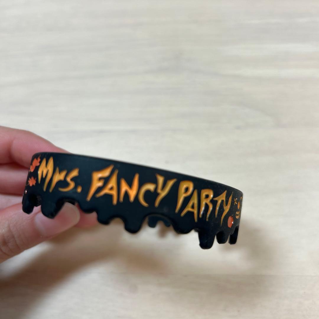 Mrs. GREEN APPLE ラバーバンド - メルカリ