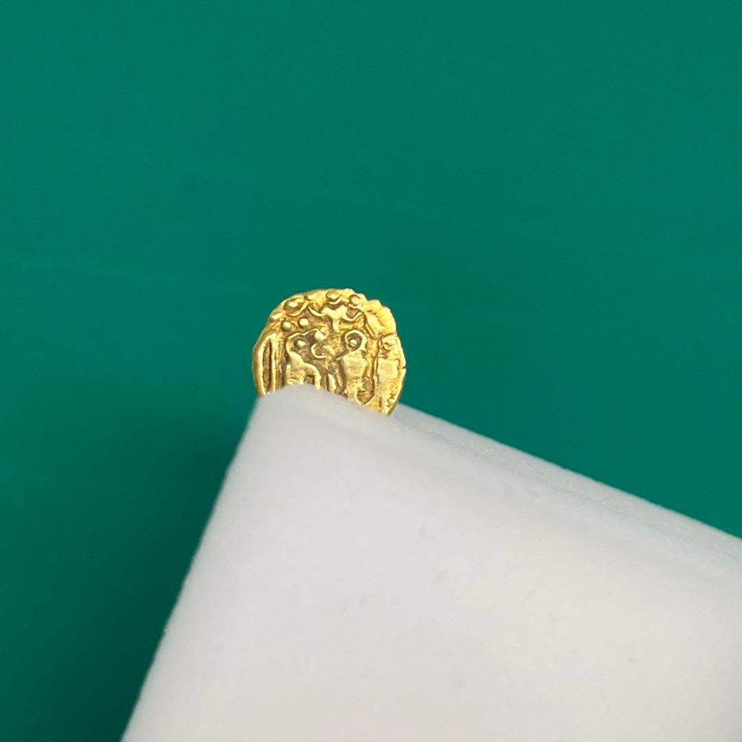 ファナム金貨 チョーラ朝 ラージャラージャ1世 約0.54g No.2086 - メルカリ