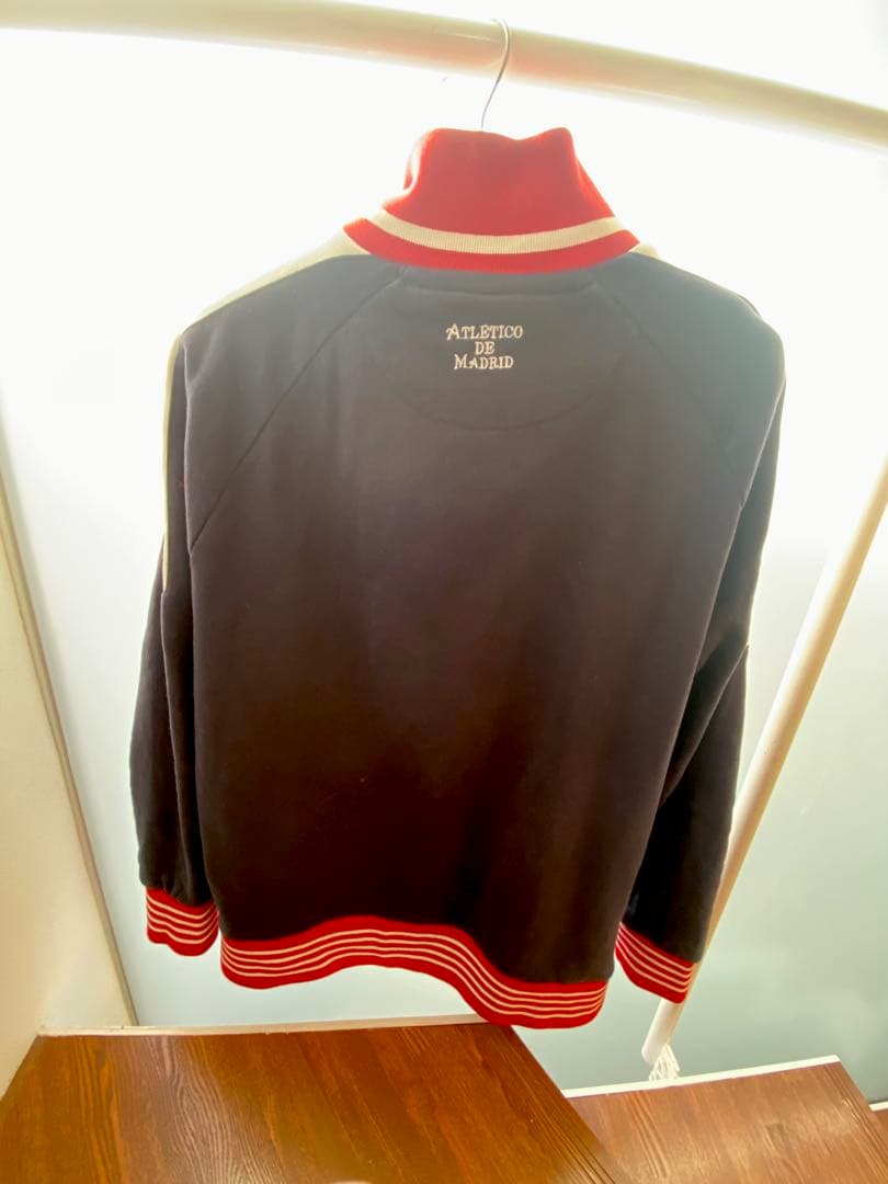 アトレティコ•マドリード レトロスウェット(M)、マフラーセット