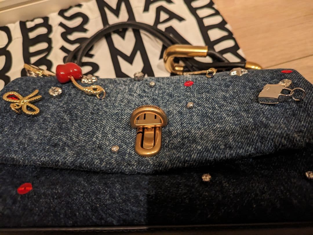 マークジェイコブス ザトリンケット チャーム デニム ミニデュアル