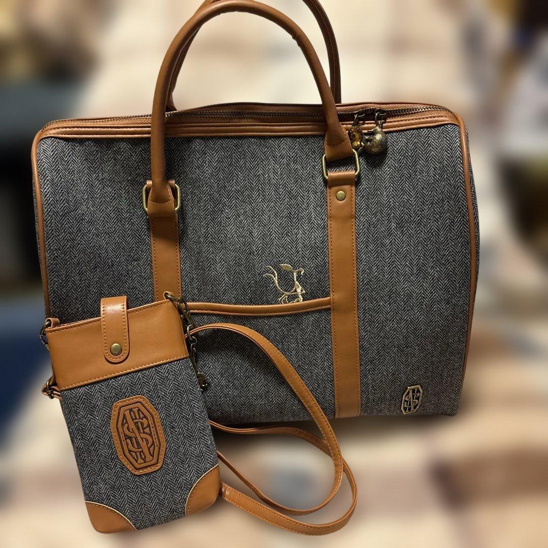 ファンタビ　ボストンバッグ＆スマホケース　byユニバ USJ新商品】ニュート・スキャマンダーのボストンバッグ、4寮ビッグ