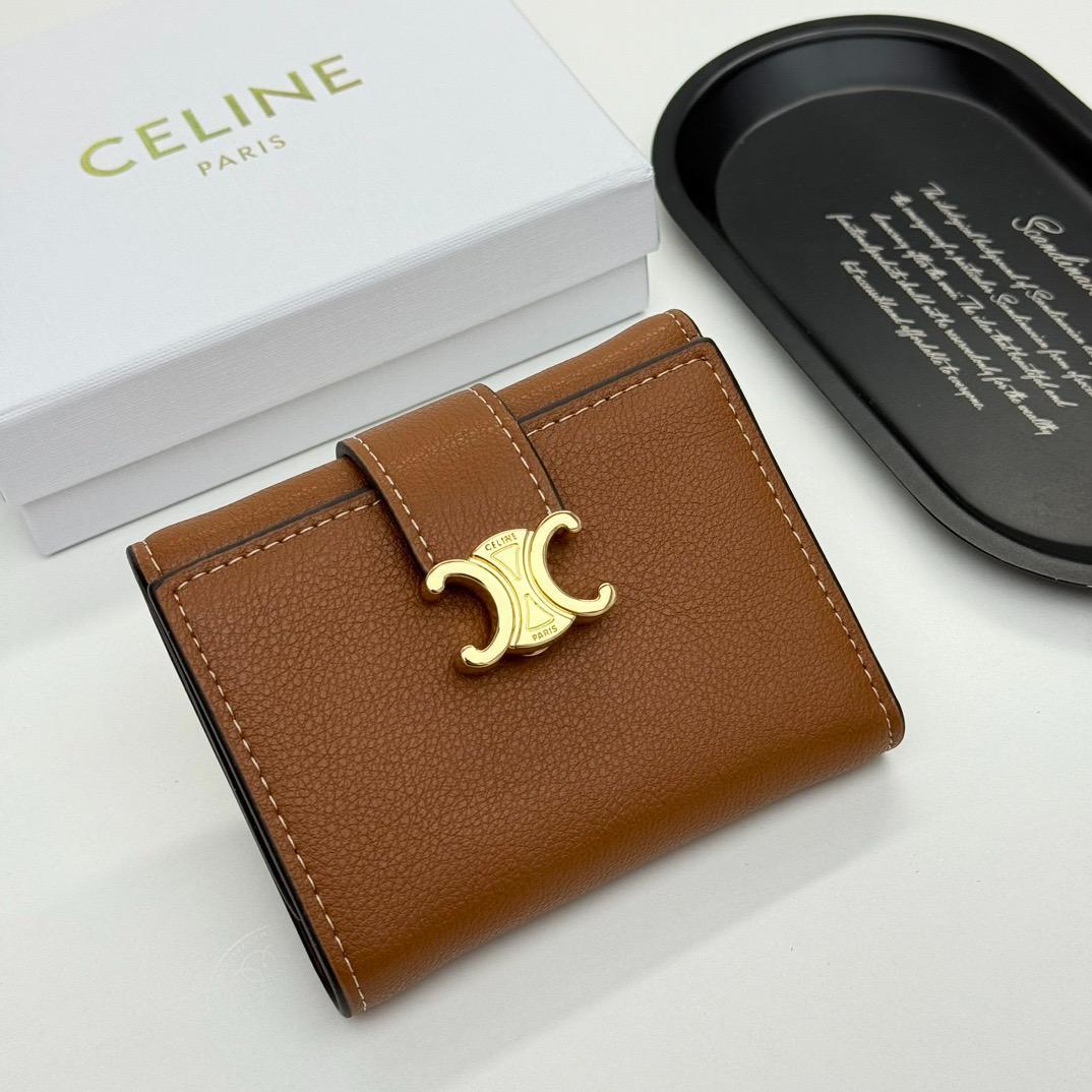 CELINE ブラウンレザー 三つ折り財布 - メルカリ