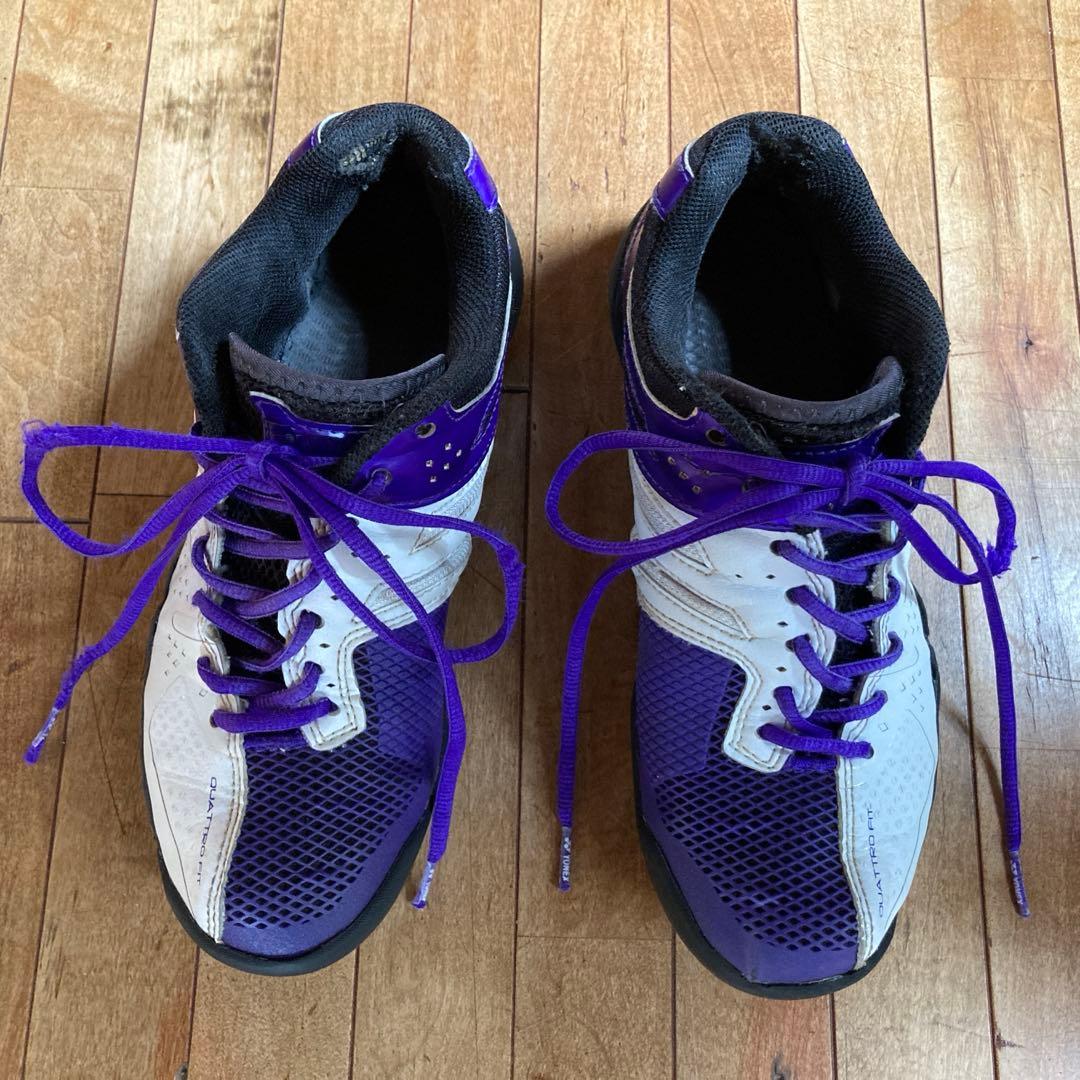 YONEXバドミントンシューズ24.5cm ひも紐のみ可 - メルカリ