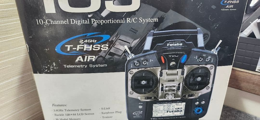 Futaba 10J 2.4GHz ラジコン送信機