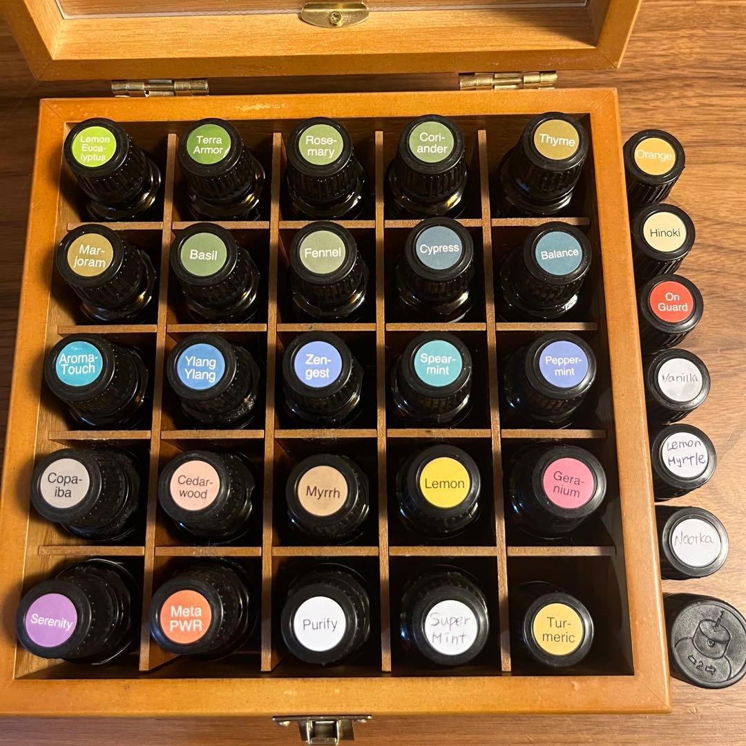 【正規品/開封済】ドテラ エッセンシャルオイルセット(ケース付き) 楽天市場】アロマオイル 収納ケース エッセンシャルオイル 精油 香水