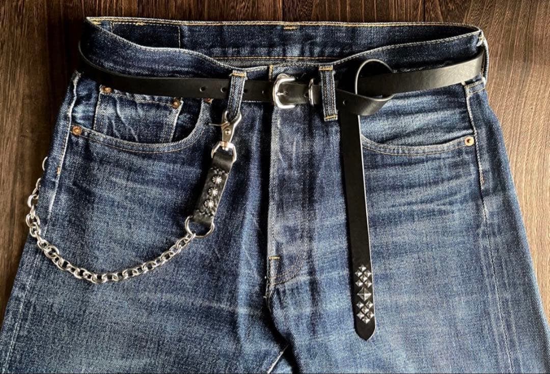 スタッズナローロングベルト シルバーピラミッド ミッスー