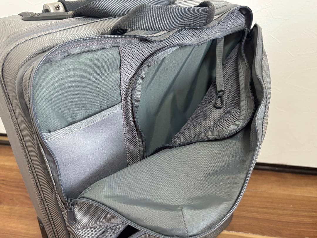 YK様】THE NORTH FACE シャトルローラーキャリーケース グレー - メルカリ