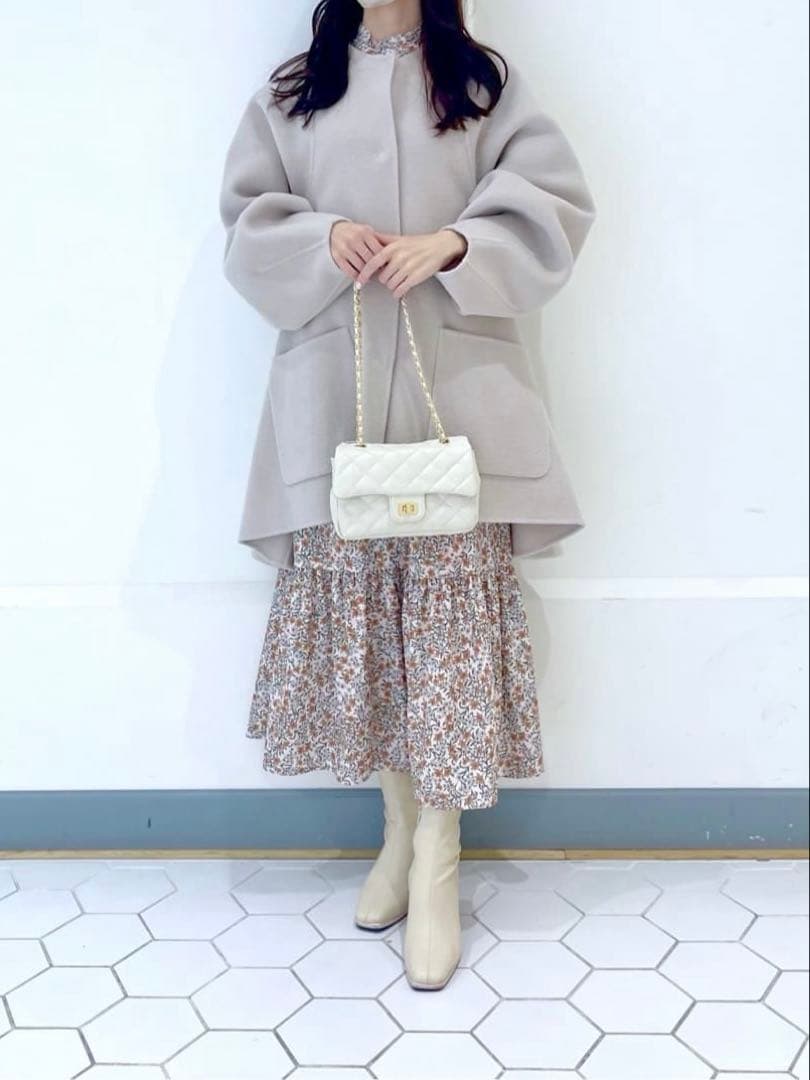 ラブティックボンボン ライトラグランフレアコート ベージュ