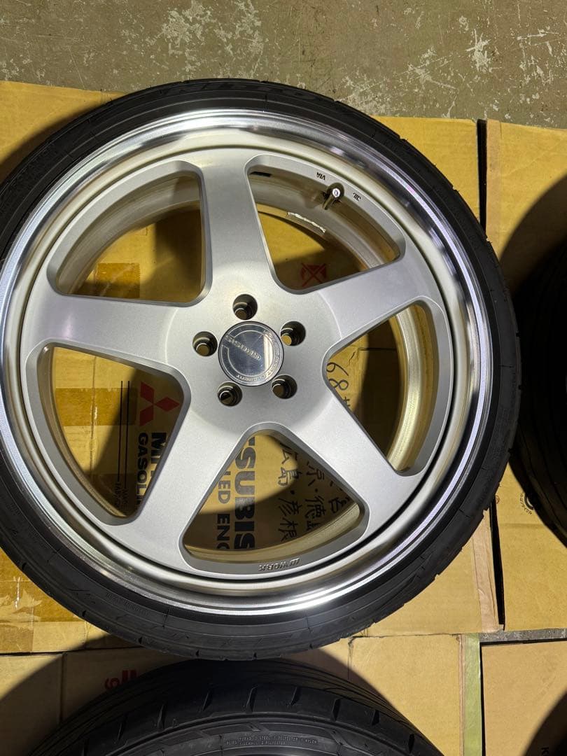 ワーク グノーシス 19インチ 30系プリウス 215/35R19 ナ