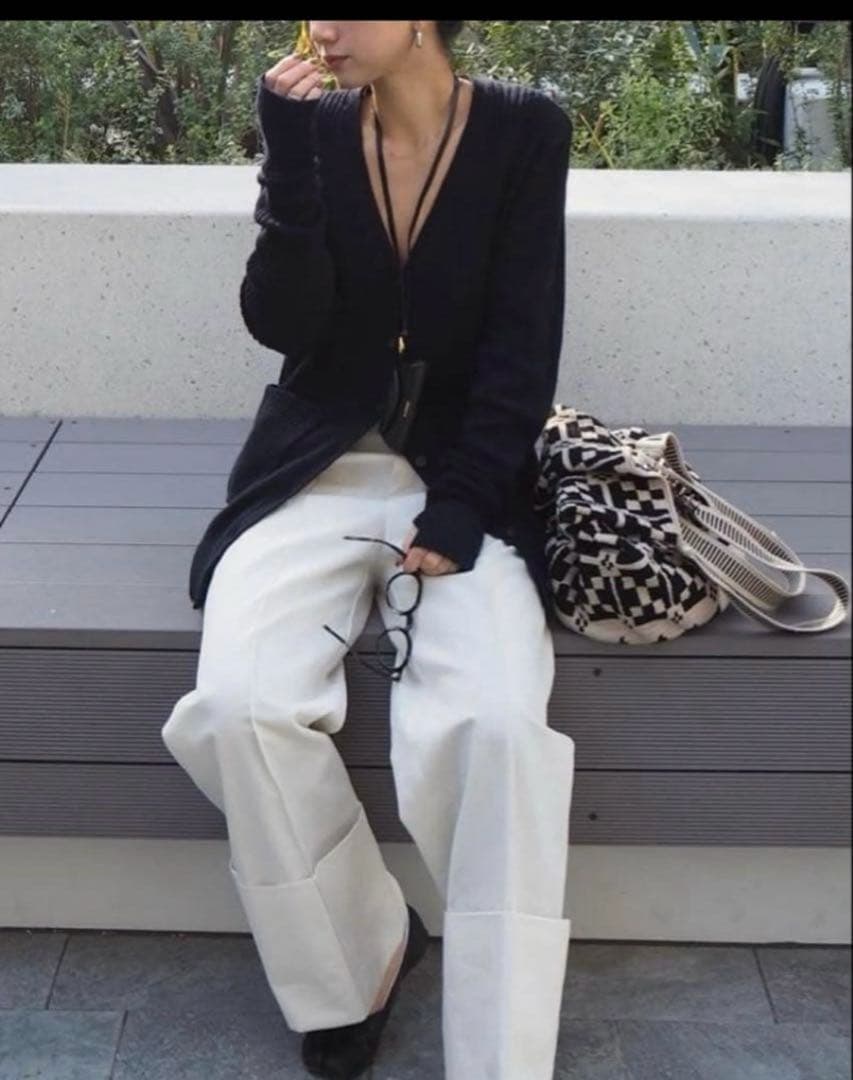 完売品】etre tokyo ランダムリブVネックニットカーディガン ネイビー