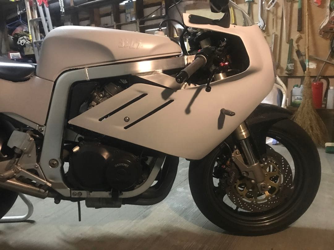 SUZUKI GSX-R400R GK76A F カウル スズキ 耐久レーサー - メルカリ