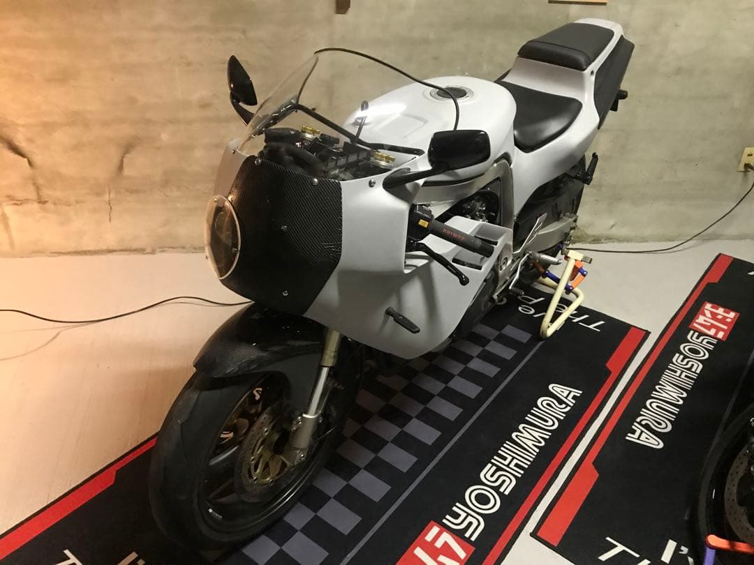 SUZUKI GSX-R400R GK76A F カウル スズキ 耐久レーサー - メルカリ