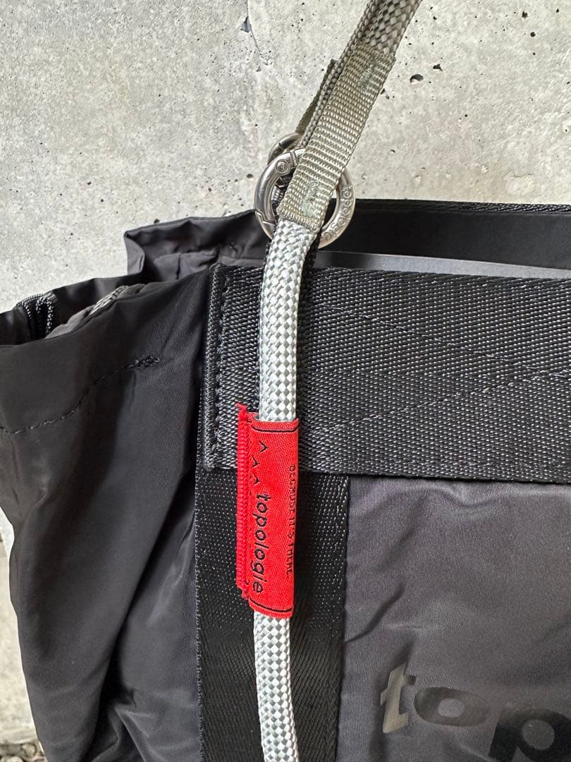 topologie Summit Duffle Small 黒 ストラップ付き - メルカリ