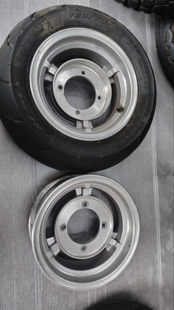 4ミニ　モンキー　ダックス　シャリー　タイヤ　ホイール　シート 4ミニ ホイール 4ミニ モンキー ダックス シャリー タイヤ ホイール