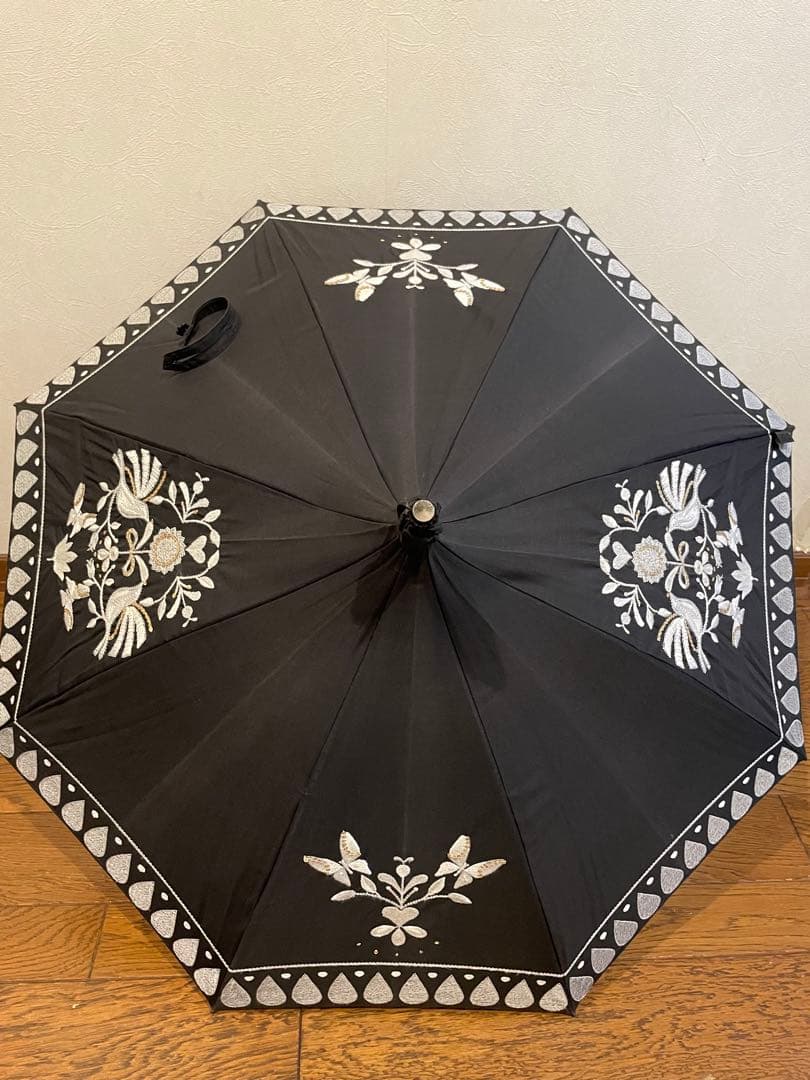 ANNA SUI アナ・スイ 刺繍パゴダ日傘 - メルカリ