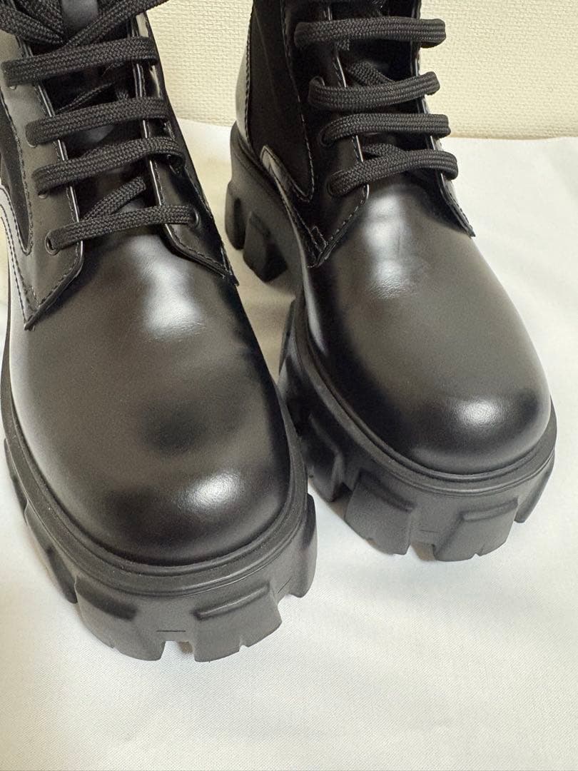 新品未使用】PRADA Re-Nylon レザー モノリス ブーツ 黒 36 - メルカリ