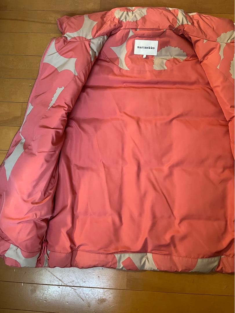 年末sale！marimekko 花柄 ダウンベスト Sサイズ - メルカリ